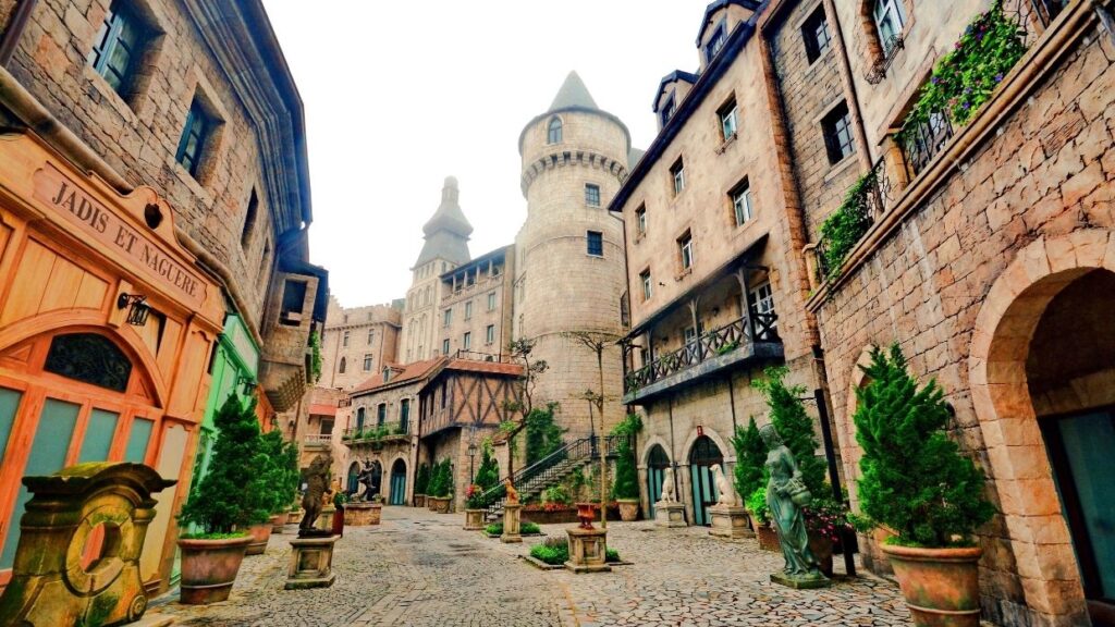 Ba Na Hills street view