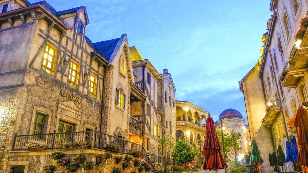 Ba Na Hills street view